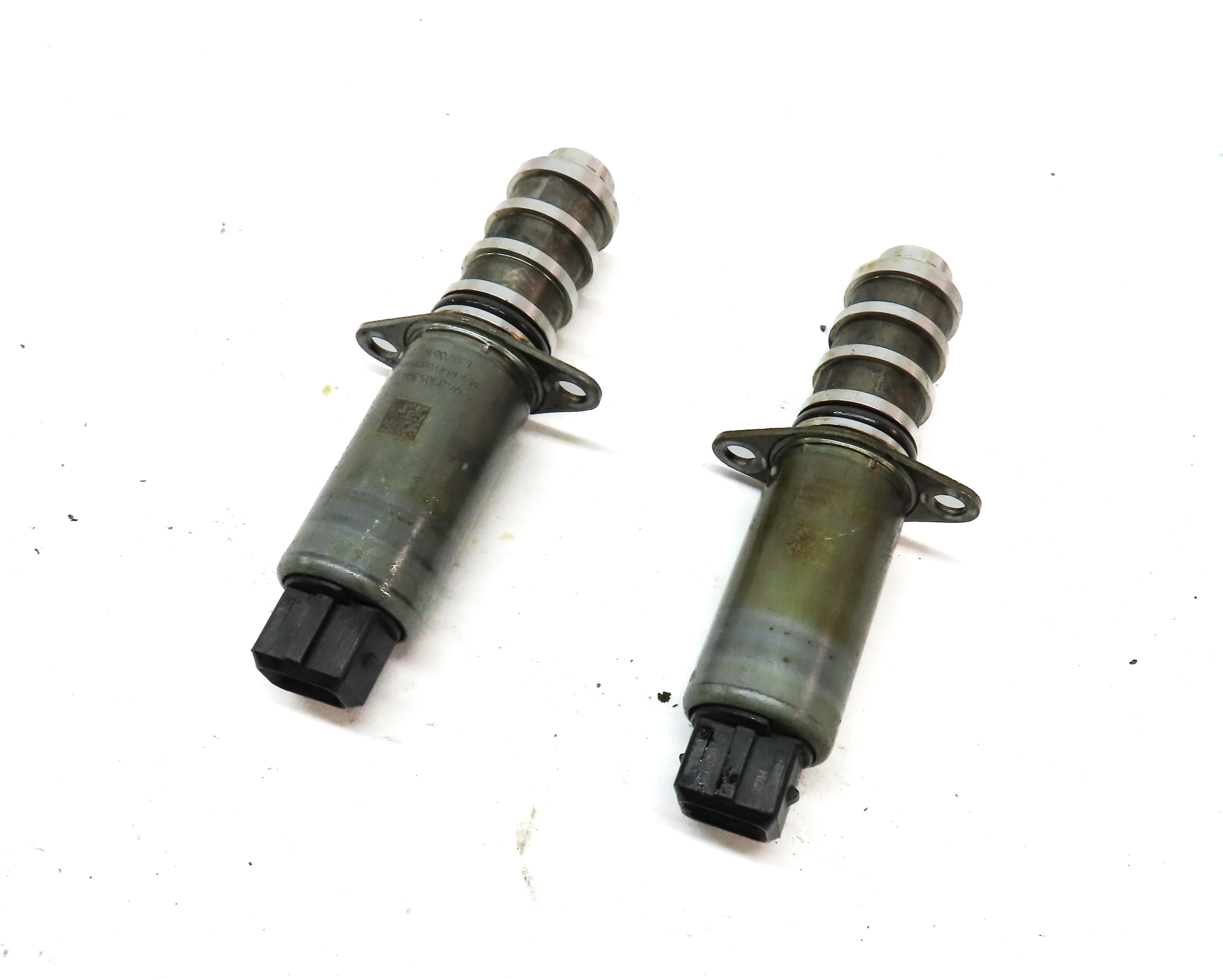 2009 PORSCHE CAYENNE (957) 4.8L ENGINE VARIABLE VALVE TIMING VVT SOLENOID SET/2 — exact item pictured